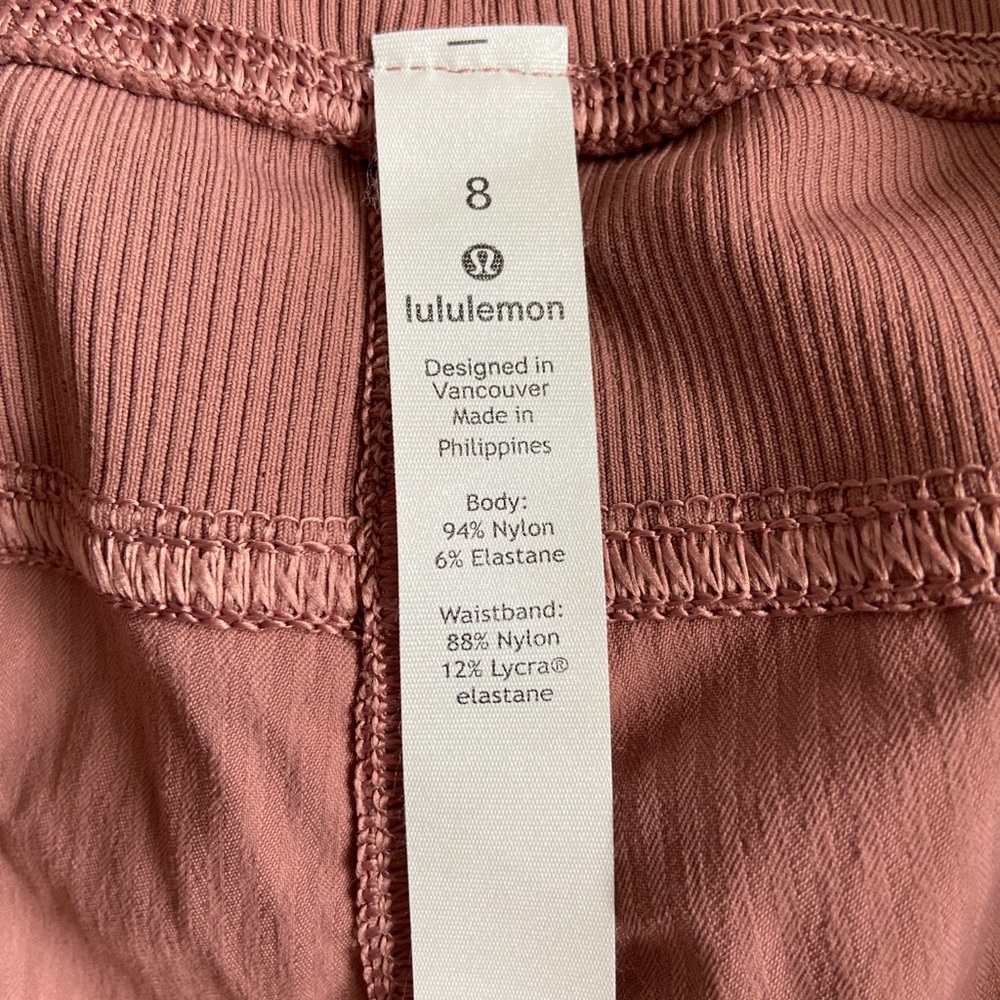 Lululemon pants - Picture 3 of 4